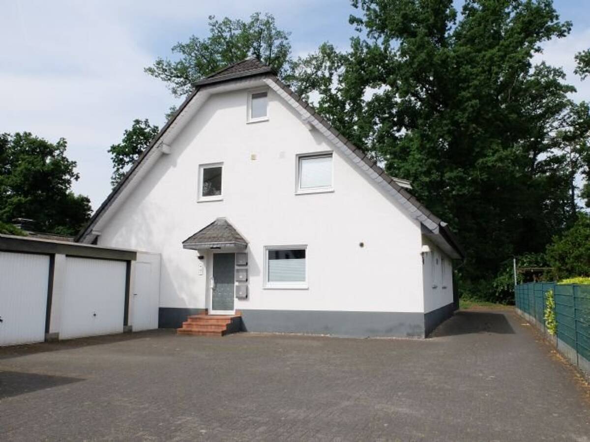 Köln-Wahnheide! Sonnige 2-Zimmerwohnung im 3-Parteienhaus, Balkon, Fußbodenheizung und Einbauküche! – 51147 Köln – Bild 1 von 9