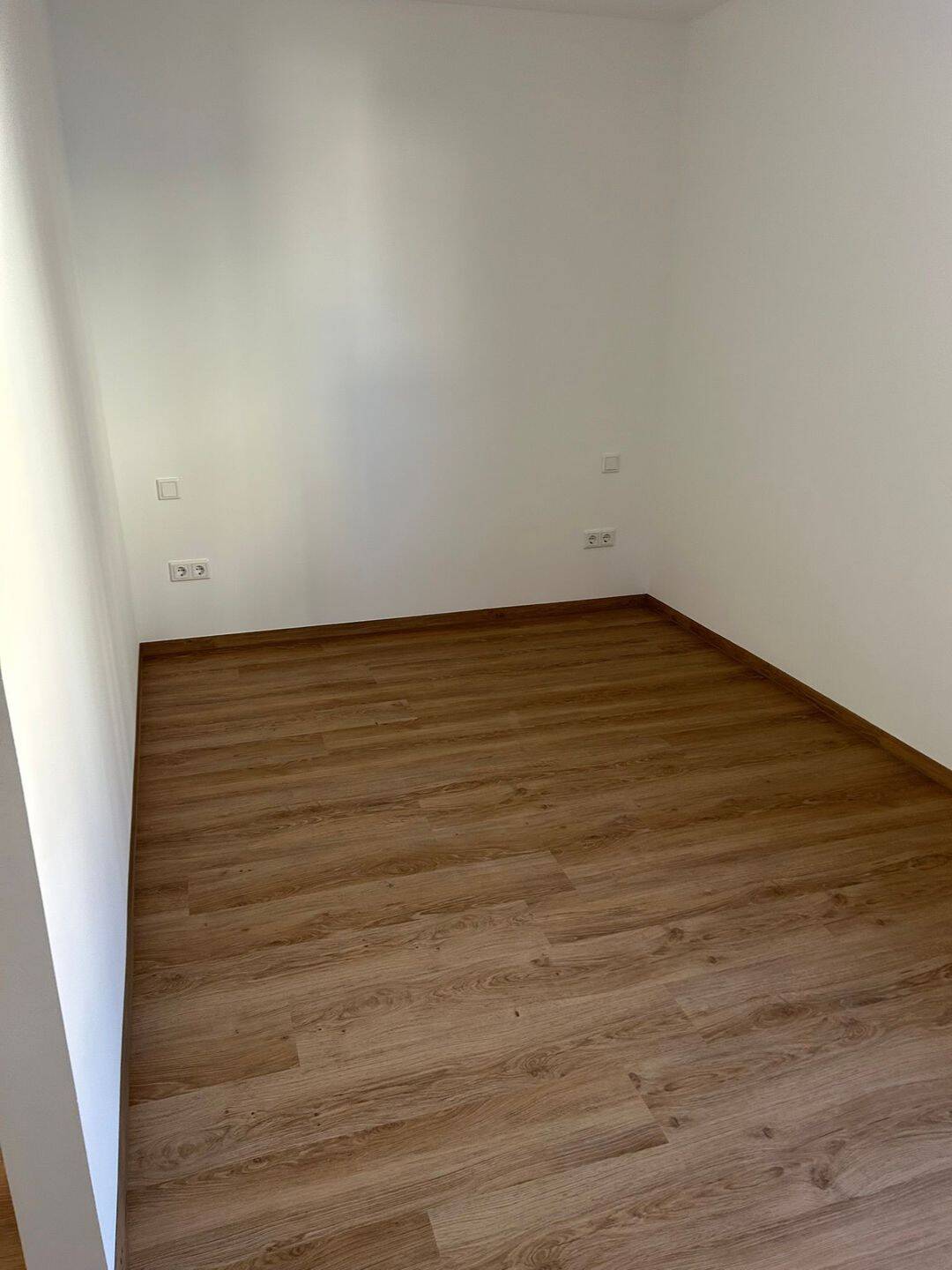 Renovierte 2-Zimmer Wohnung mit neuer EBK und Tageslichtbad in Nürnberg – Nürnberg – Vorschaubild 3
