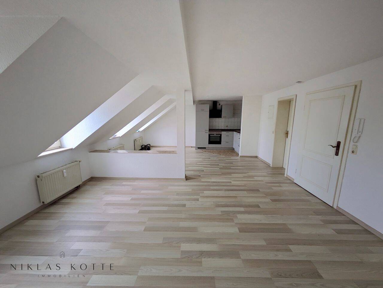 ++ 42 m² zum Wohlfühlen: helle 1-Raum-Wohnung mit Einbauküche, im Zentrum ++ – Chemnitz – Vorschaubild 6