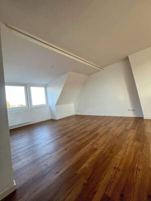 freistehende 2,5 Zimmer Dachgeschosswohnung mit offenem Wohnbereich, Dachbodenreserve und Kellerabteil in Bergedorf – 21035 Hamburg – Vorschaubild 8