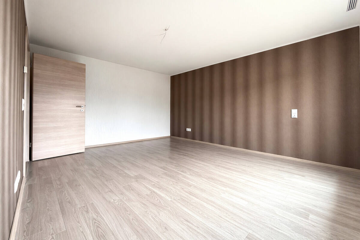 Modernes Einfamilienhaus mit vielseitig nutzbarem Untergeschoss und Doppelgarage – Zimmern ob Rottweil – Vorschaubild 9