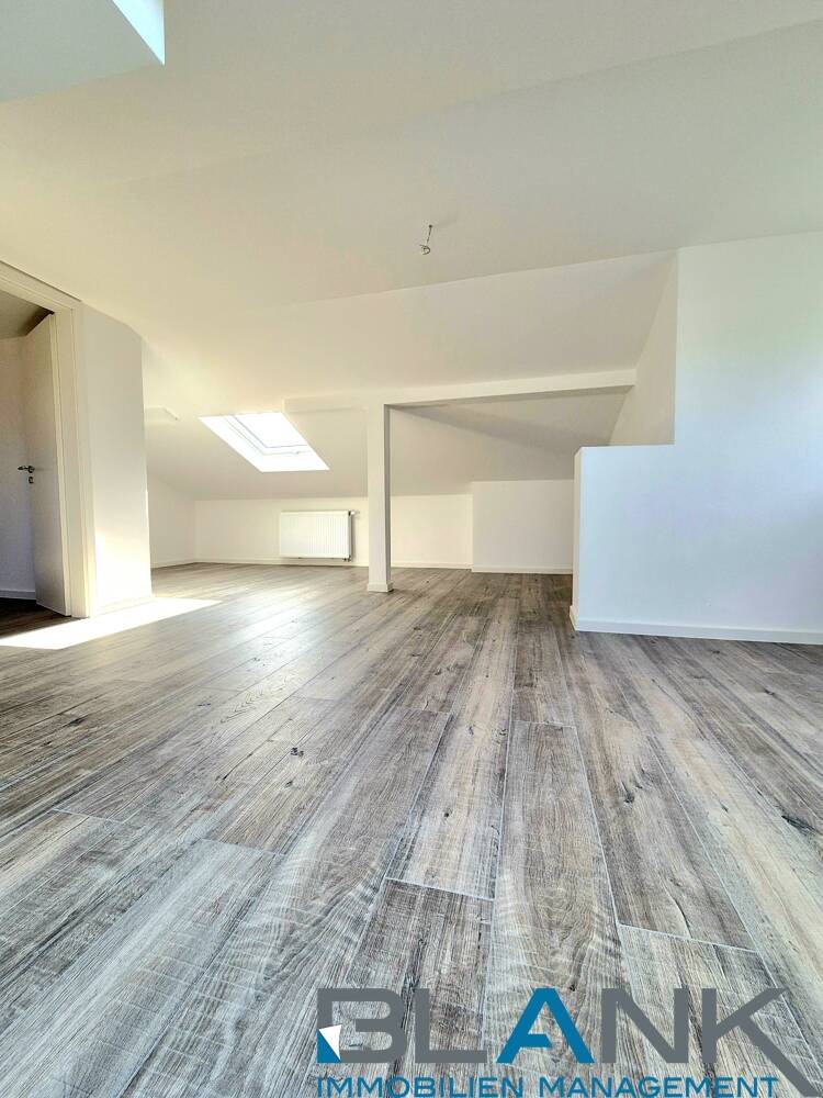 Solide Kapitalanlage in ruhiger Lage: Neuwertige 3-Zimmer-Dachgeschosswohnung mit Einbauküche – Pforzheim – Vorschaubild 4