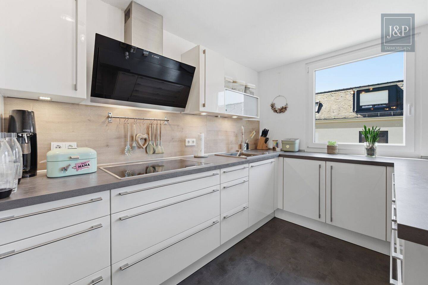Großzügige 5-Zimmer-Wohnung in Wiesbaden - modernisiert mit Ausbaupotenzial & Garage – Wiesbaden – Vorschaubild 3