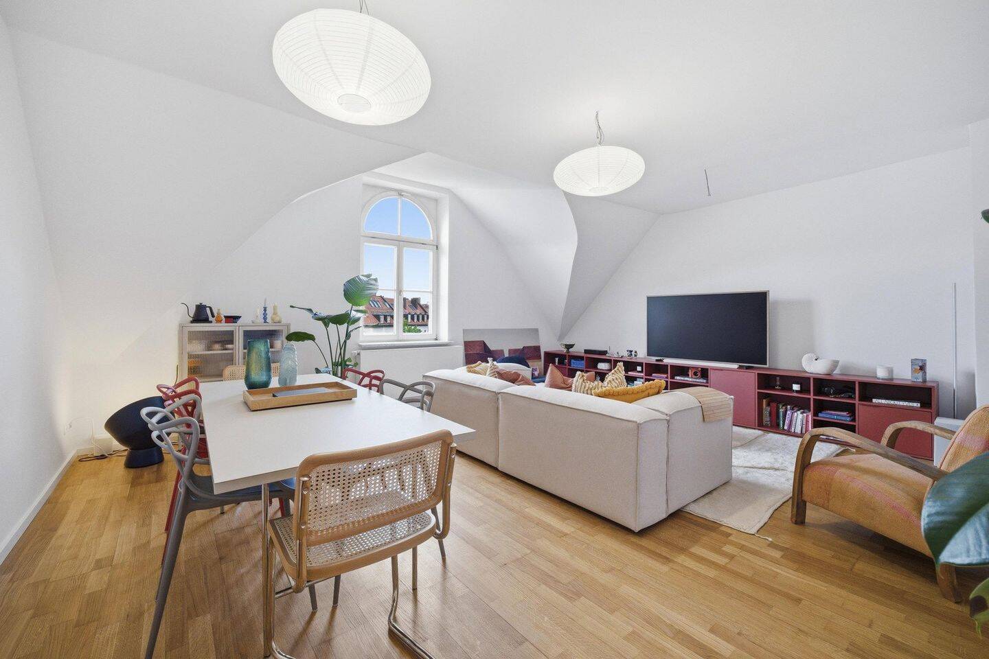 Schönstes Schwabing -kernsanierte DG-Wohnung in denkmalgeschütztem Altbau – München – Vorschaubild 3