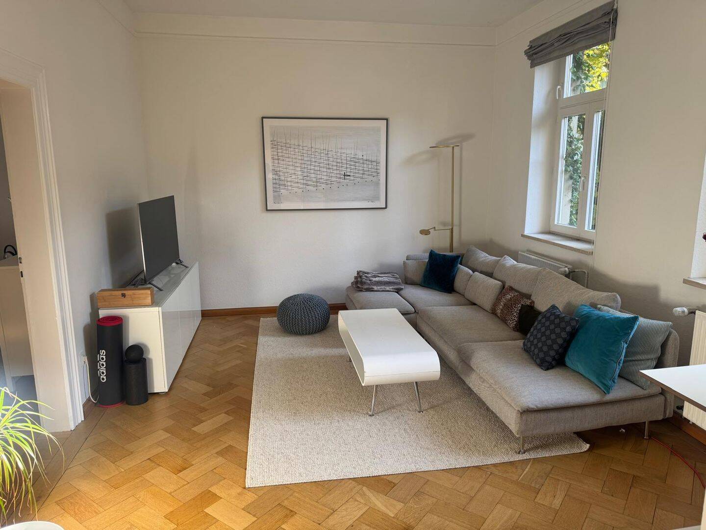 Altbauwohnung möbliert im Herzen von Schwabing (2,5 Zimmer) – München – Vorschaubild 2