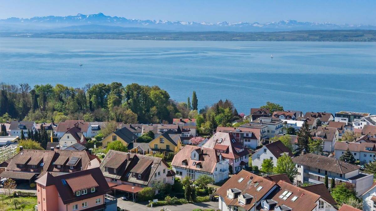 Alpenpanorama in Meersburg! Wunderschöne Erdgeschosswohnung mit Terrasse – 88709 Meersburg – Bild 1 von 9