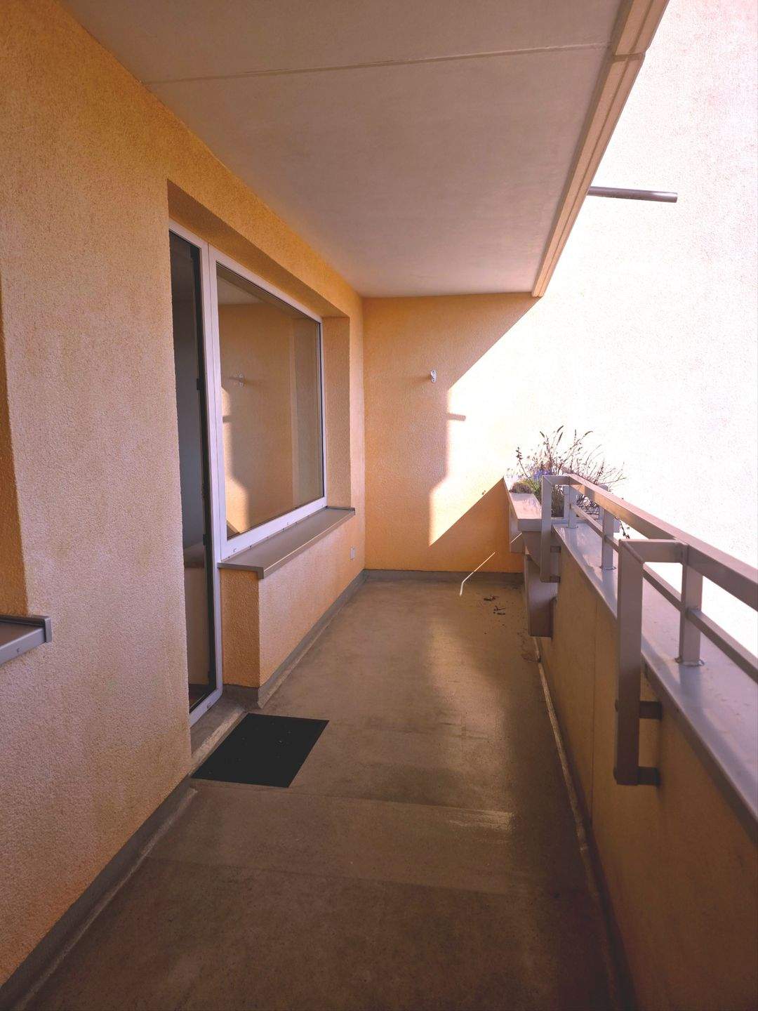 Sanierte Wohnung zur Selbstnutzung mit 2 Loggien und Bergblick – München – Vorschaubild 8