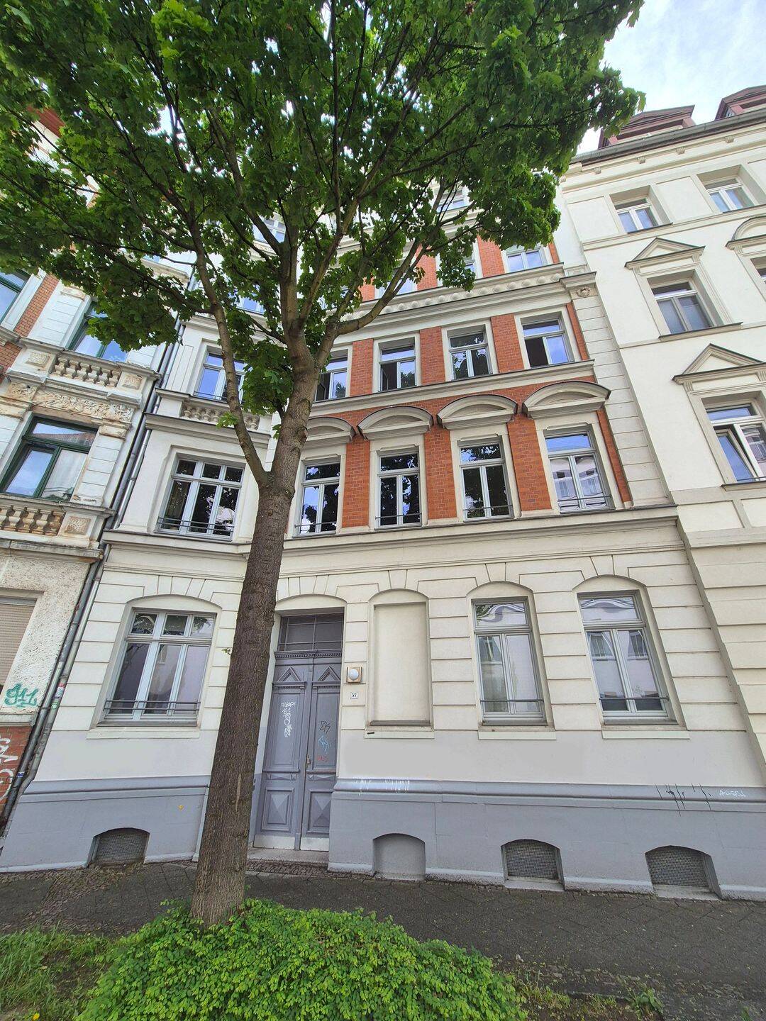 Wohnen am Wasser – bezugsfreie 2-Zimmer-Wohnung in begehrter Lage von Leipzig-Plagwitz