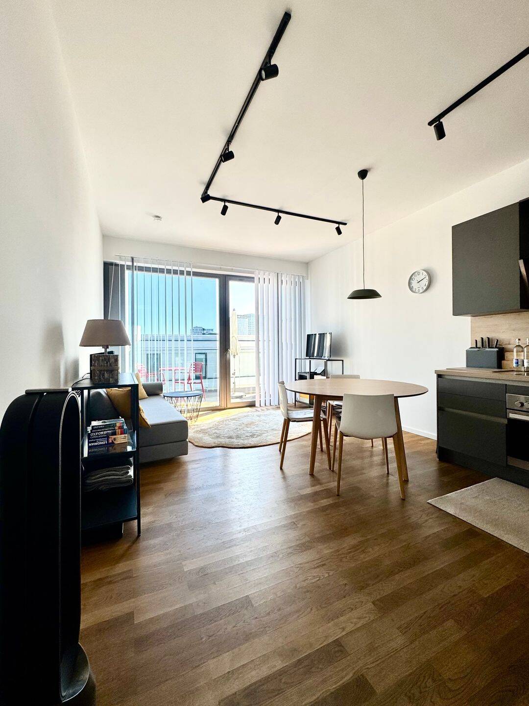 Neubau Penthouse im obersten Geschoss mit zwei Terrassen und Wasserblick – Berlin – Vorschaubild 2
