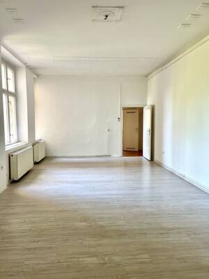 Bezugsfrei - Großzügige helle 3-Zimmer-Altbauwohnung – 13156 Berlin – Vorschaubild 2
