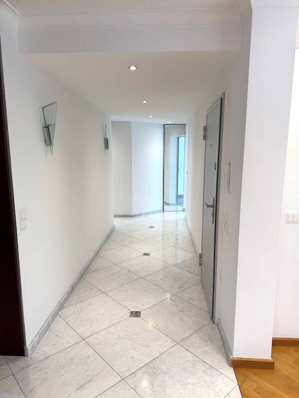lichdurchflutete Dachgeschosswohnung mit unverbaubarem Blick – Berlin – Vorschaubild 5