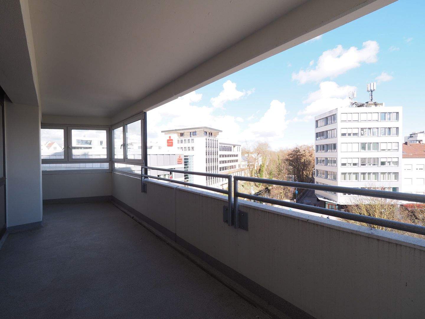 Tolle Kapitalanlage: Schicke 3-Zimmer Wohnung mit 2 Loggien in bester Lage von Neu-Ulm – Neu-Ulm – Vorschaubild 7