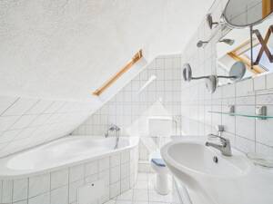 Wohnen mit Geschichte - charmantes Denkmalhaus mit Garten auf Erbpachtgrundstück – 65934 Frankfurt am Main – Vorschaubild 9