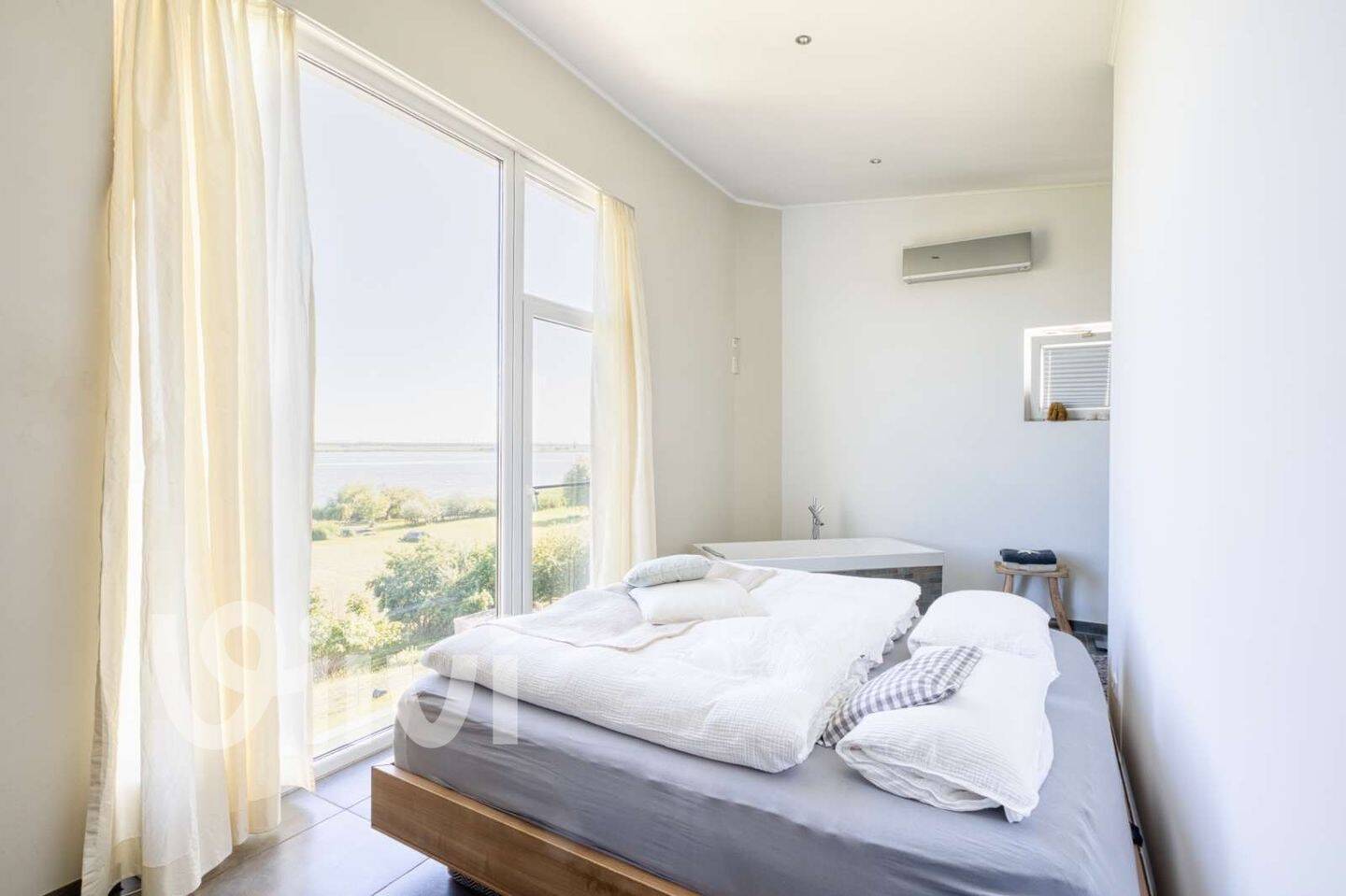 Architektenhaus auf Usedom in Traumlage: 157 m², Pool, Wasserlage, großes Grundstück, Bootsanleger – Usedom – Vorschaubild 7