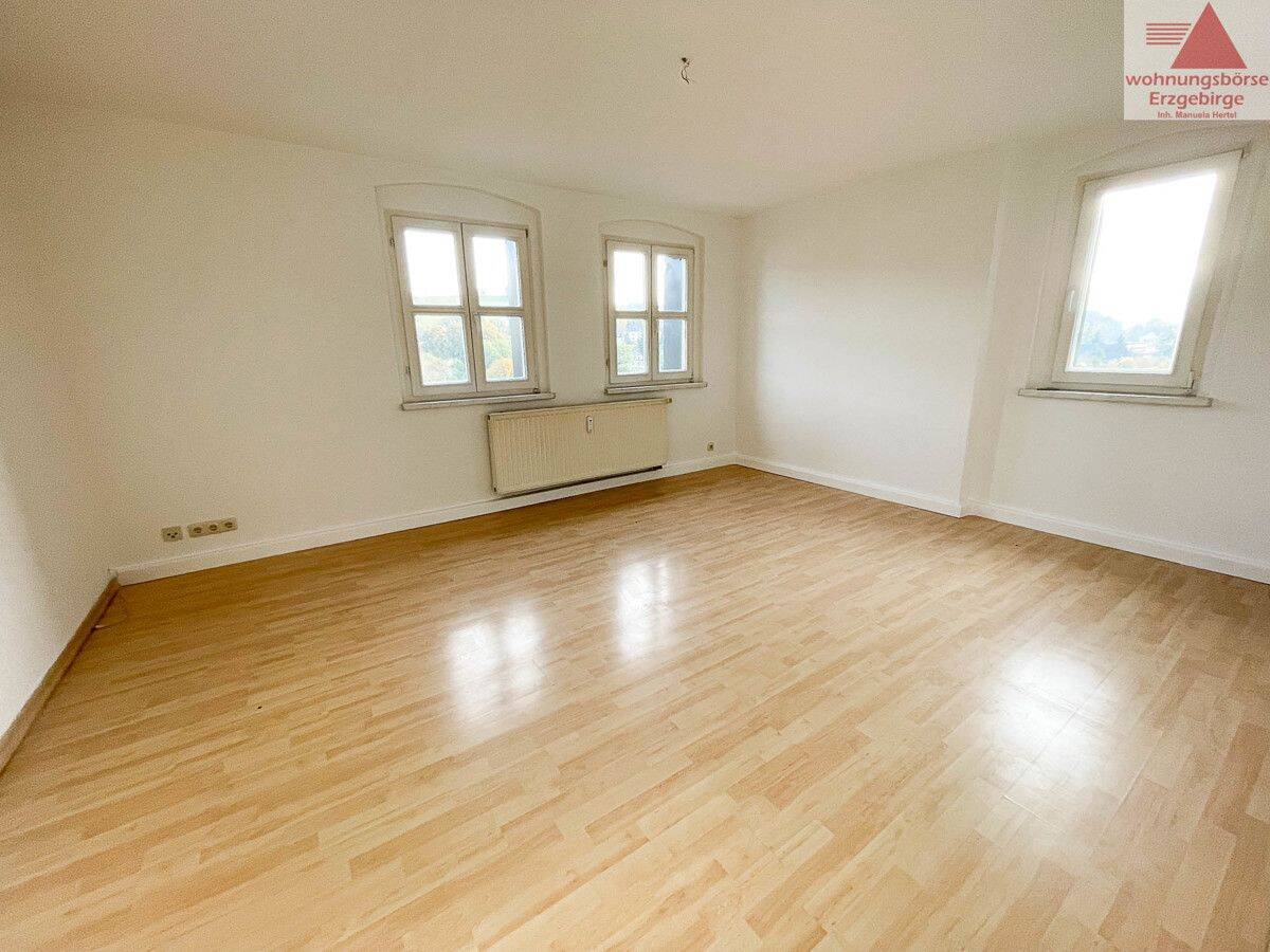 3-Raum-Wohnung in Schwarzenberg zu vermieten. Auf Wunsch mit Einbauküche!