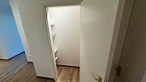 Versteckte Oase über der Stadt: Großzügiges 2-Zimmer-Refugium in Lokstedt (Provisionsfrei) – 22453 Hamburg – Vorschaubild 9