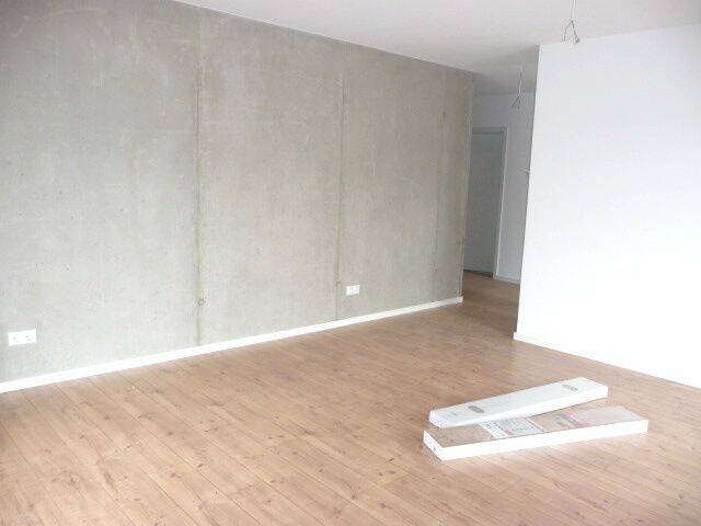 **ERSTBEZUG - Moderne 2-Zi-EG-Whg mit Terrasse und kleiner Gartenfläche**
