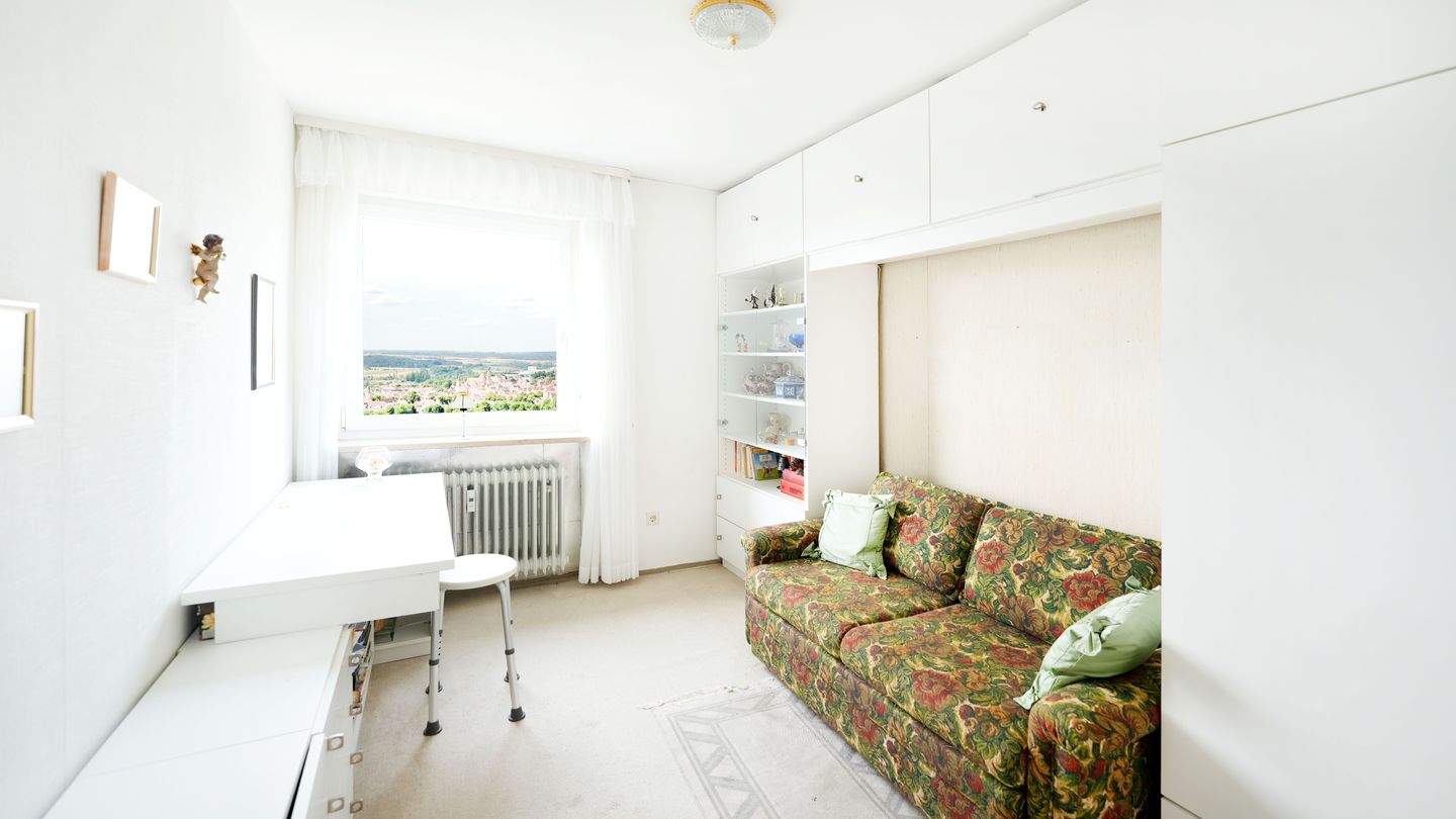 Ruhige 3-Zimmer-Wohnung mit Weitblick, großer Loggia und Garage in Weißenburg (Ludwigshöhe) – Weißenburg in Bayern – Vorschaubild 7