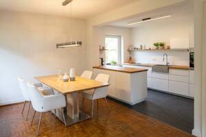 Im Herzen von Blankenese - sonniges Penthouse mit grosser Terrasse und Blick in den Goßlers Park – 22587 Hamburg – Vorschaubild 2