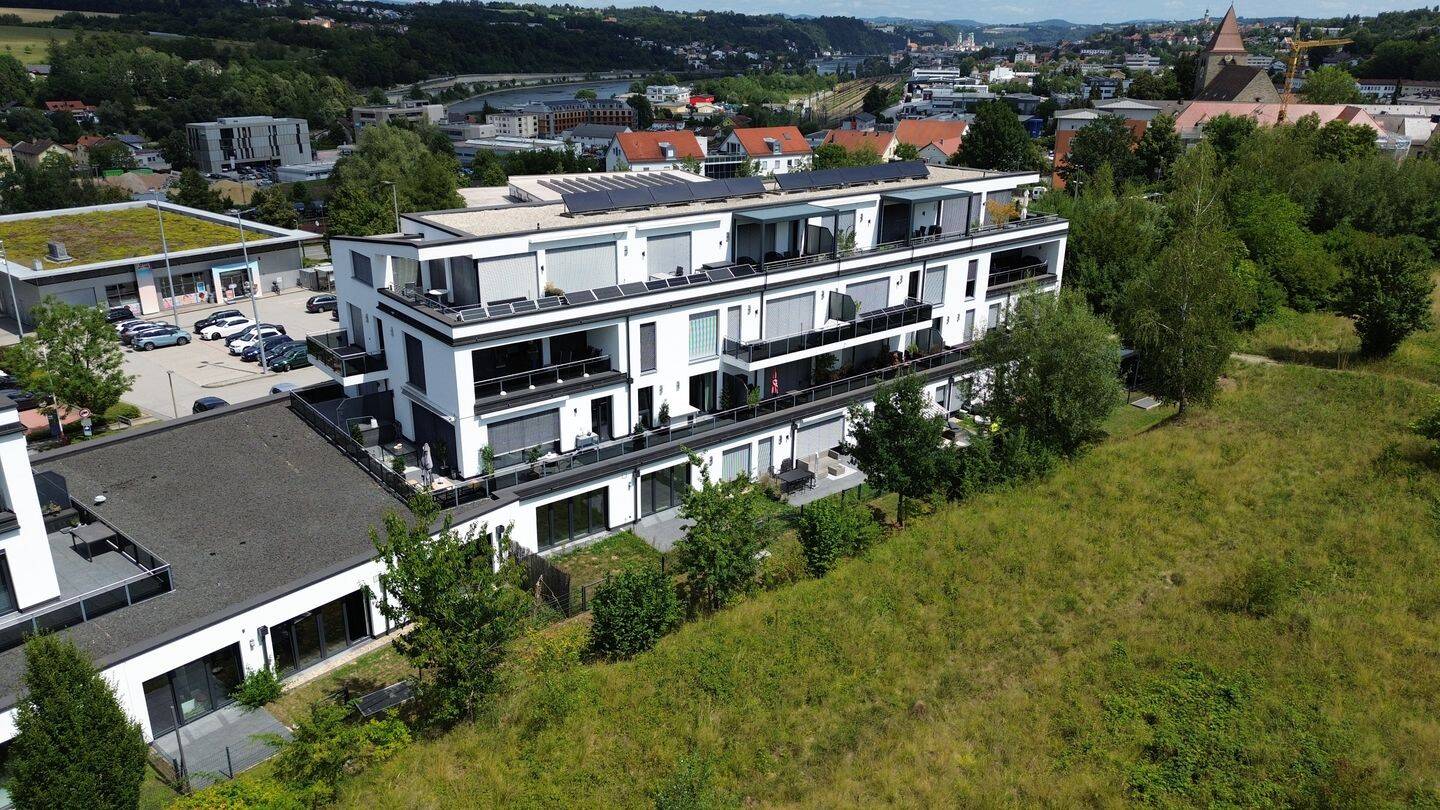 Moderne Eigentumswohnung mit großer Dachterrasse und Tiefgarage in Zentrumsnähe von Passau/Auerbach – Passau – Vorschaubild 2