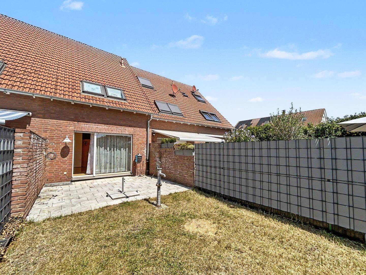 Modernes Reihenmittelhaus in familienfreundlicher Sackgasssenlage von Essen-Stoppenberg – Essen – Vorschaubild 2