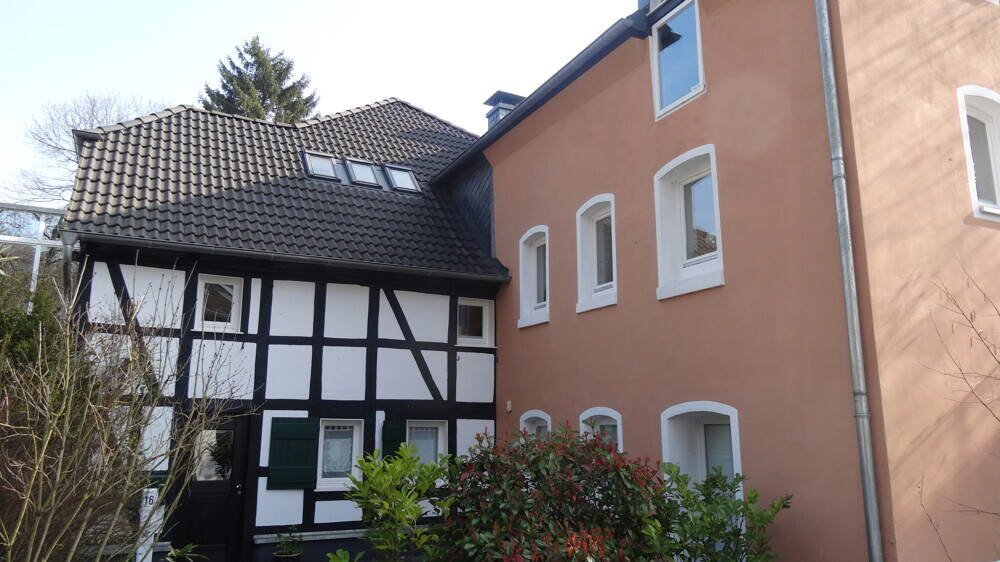 Die ehemalige "GIERATHER MÜHLE" mit drei exclusiven denkmalgeschützten Wohnungen sucht neuen Eigentümer - hier soll NAPOLEON einst übernachtet haben – Bergisch Gladbach – Bild 1 von 9