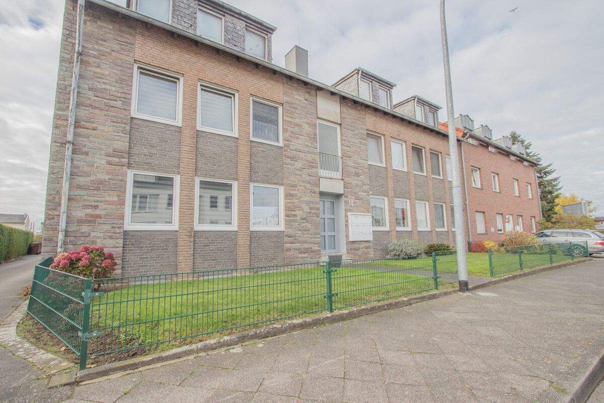 Solides und gepflegtes Mehrfamilienhaus in zentraler Wohnlage von Mönchengladbach-Neuwerk – Mönchengladbach – Bild 1 von 9