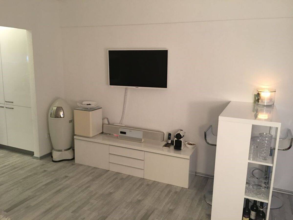 Voll-Möbliertes Studio in Innenstadtnähe / fully furnished studio – Düsseldorf – Vorschaubild 3