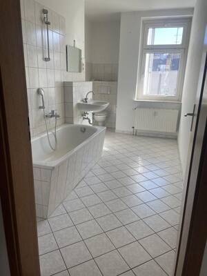 Helle, großzügige 3-Zimmer-Wohnung mit Balkon, Aufzug und Hofstellplatz in Leipzig-Volkmarsdorf – 4315 Leipzig – Vorschaubild 6