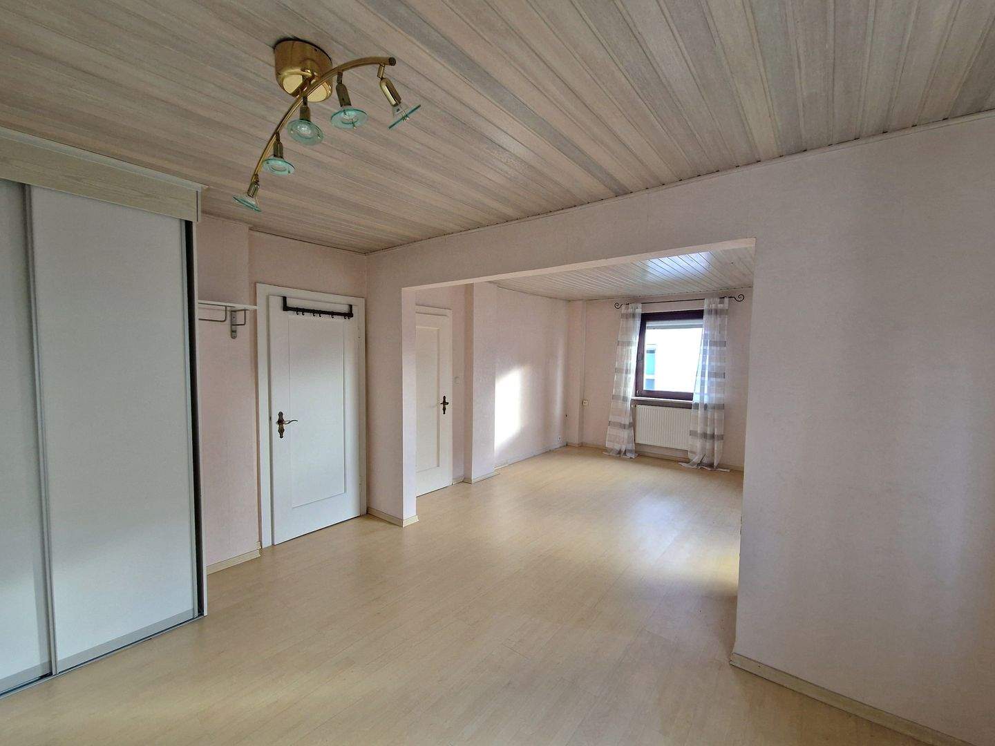 Charmante modernisierte Doppelhaushälfte mit Gartengrundstück und Garage – Frankfurt am Main – Vorschaubild 5