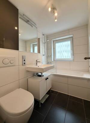 Modernisierte 3- Zimmer Wohnung in ruhiger Seitenstraßenlage – 90425 Nürnberg – Vorschaubild 8