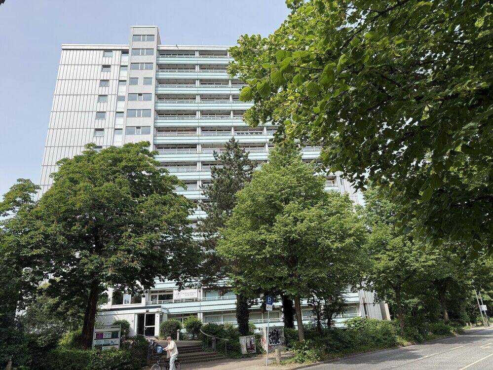 Spektakulärer Weitblick Vermietetes 1-Zimmer-Apartment am Elbe-Einkaufszentrum