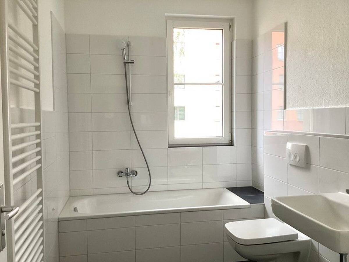 modernisiertes Tageslichtbad – 39114 Magdeburg – Bild 1 von 9