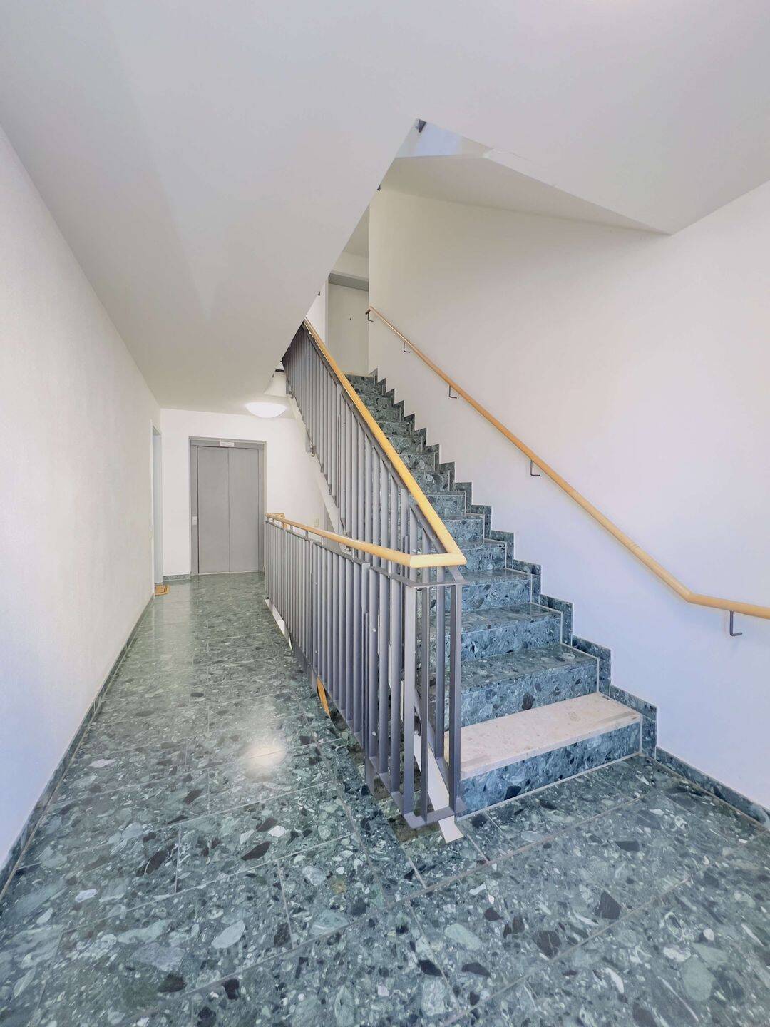 frei ab 01.08.2026: möblierte 2-Raum-Wohnung mit Balkon – Dresden – Vorschaubild 4