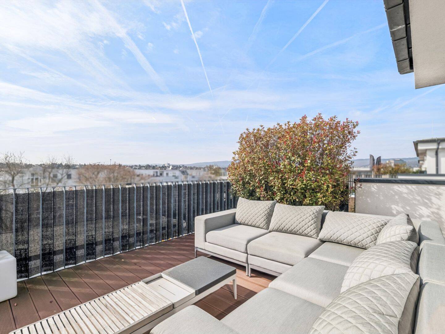 Wiesbaden-Südost: Modernes Penthouse mit großer Terrasse und beeindruckender Aussicht auf Wiesbaden – Wiesbaden – Vorschaubild 4