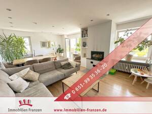 Ruwer Höhenlage ! 121 m² große, moderne EG-Wohnung mit Balkon, Kamin, 2 Stellplätzen und Gartenmitbenutzung