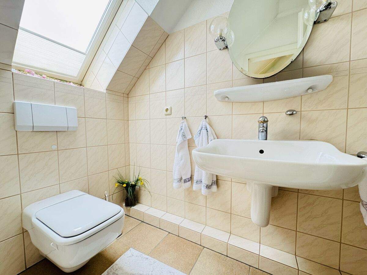 Großzügige Dachgeschosswohnung oberhalb des Kappelner Hafens Zentral und ruhig mit Blick zur Schlei – Kappeln – Vorschaubild 4
