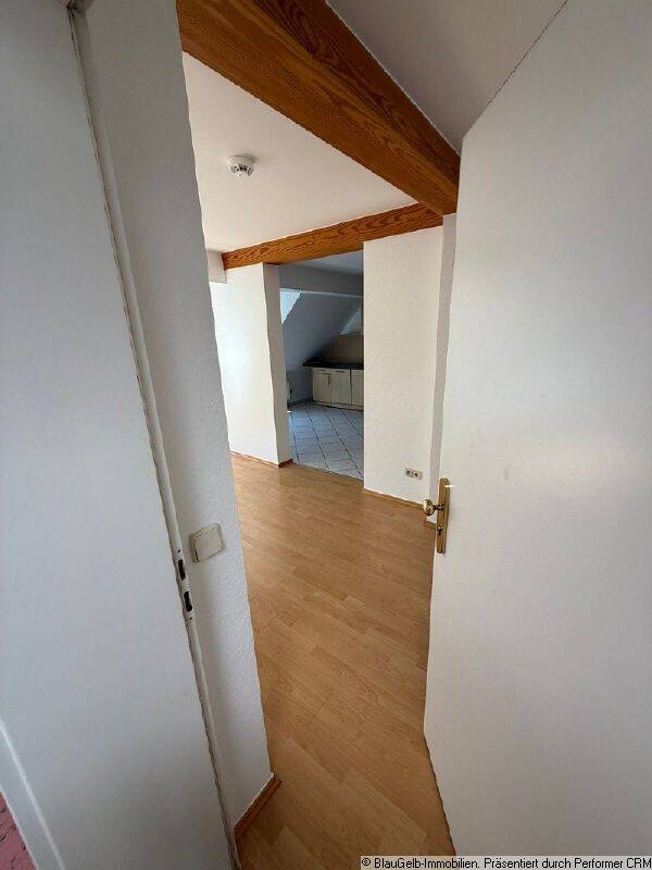 Entzückende DG-Wohnung mit EBK in einem Hinterhaus – Leipzig – Vorschaubild 4