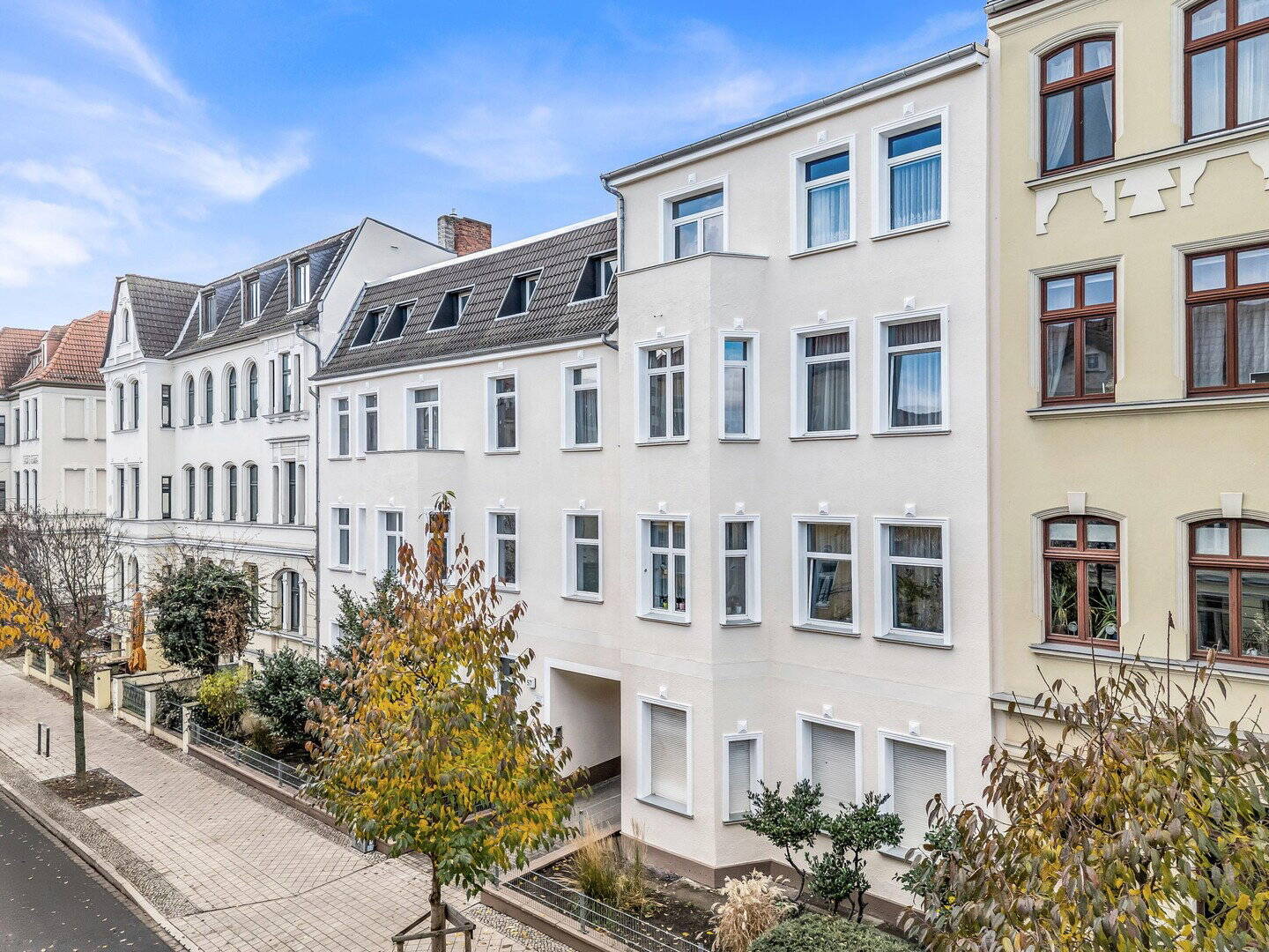 Großzügige 4-Zimmer-Wohnung mit Balkon in Magdeburg – Magdeburg – Bild 1 von 8