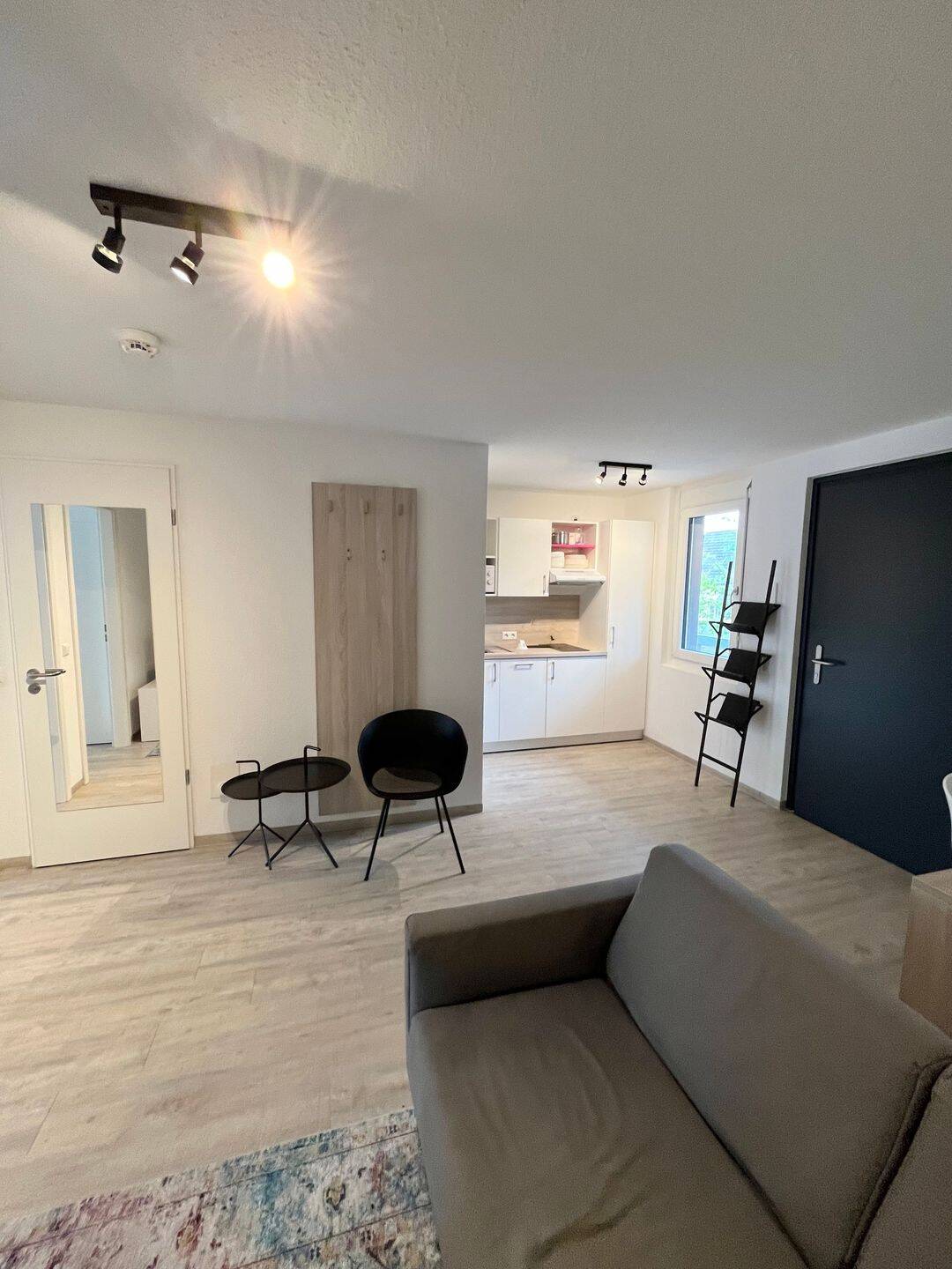 Moderne 3-Zimmer Wohnung mit Tiefgaragenstellplatz – Ingolstadt – Vorschaubild 2