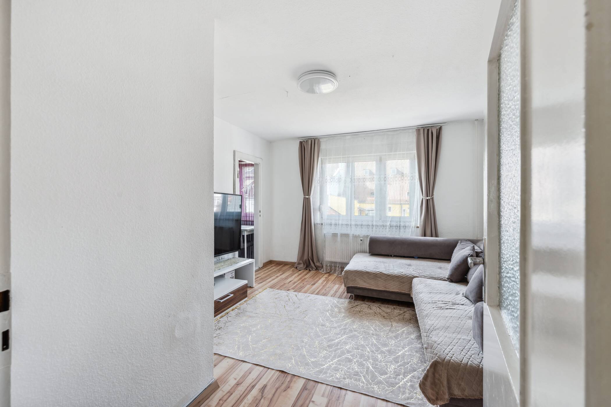 Gepflegte 2-Zimmer-Wohnung (52 m²) mit Einbauküche in zentraler Lage von Nürnberg – Nürnberg – Vorschaubild 9