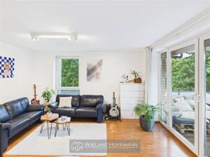 Charmante 2,5-Zimmer-Wohnung mit großem Balkon im begehrten Zylinderviertel als Kapitalanlage – 22529 Hamburg – Vorschaubild 2