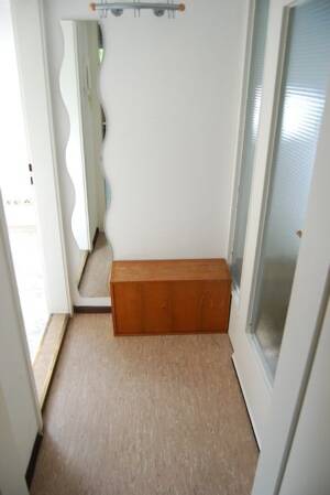 Schönes möbliertes 1-Zimmer Apartment nur an Studenten zu vermieten! Anfragen, bitte nur per E-Mail – 91054 Erlangen – Vorschaubild 3