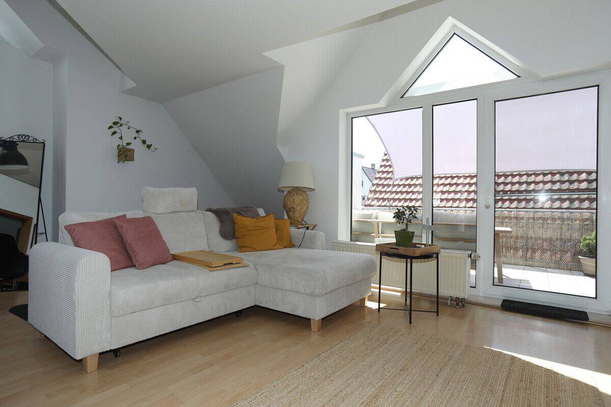 Helle 2 Zimmer-Maisonette-Wohnung für Singles oder Paare