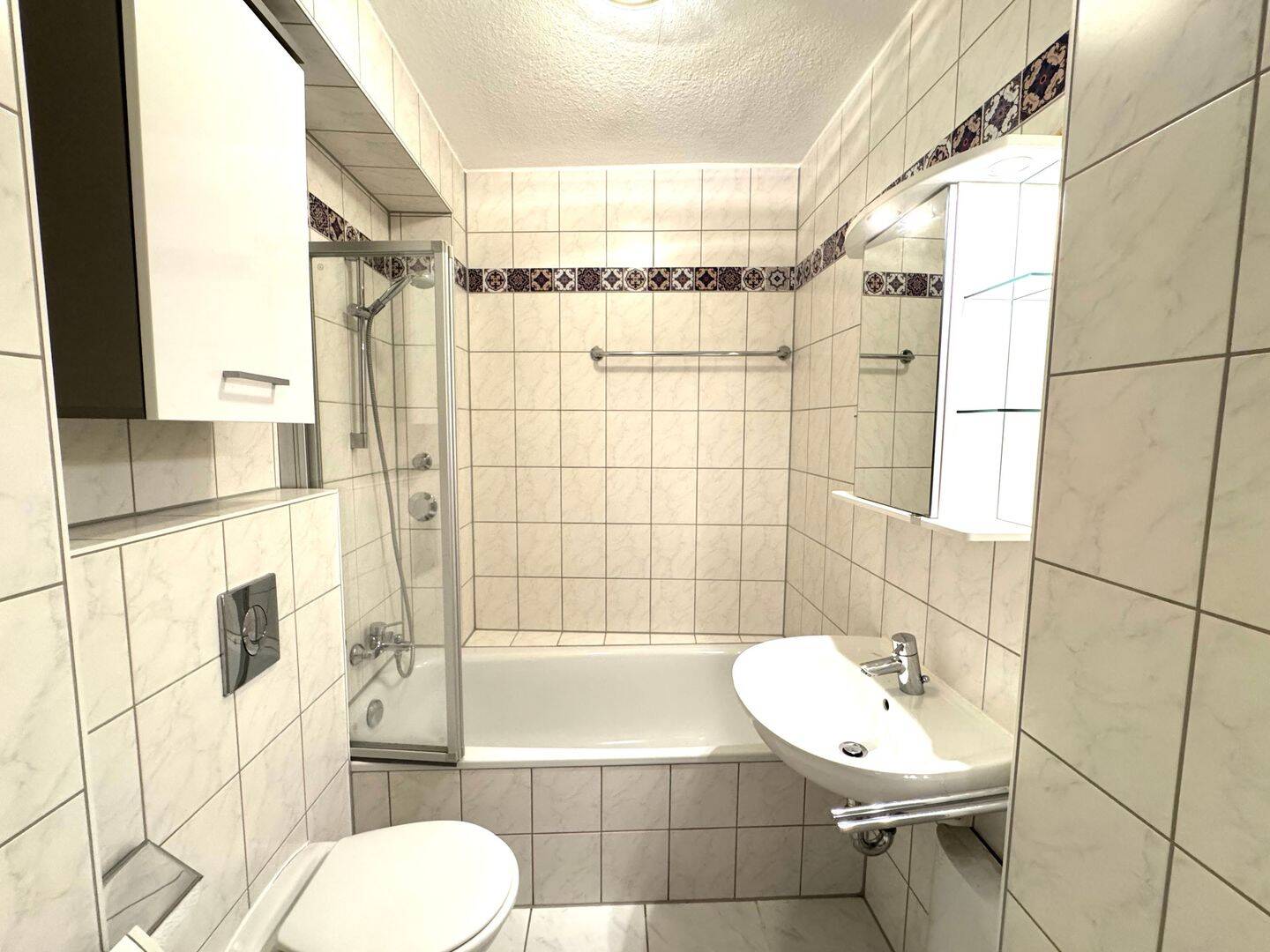 Helle 3-Zimmer-Wohnung mit Balkon in begehrter Lage zu vermieten – Nürnberg – Vorschaubild 5