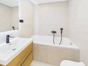 Wohnkomfort auf zwei Etagen - Elegante Maisonette mit Balkon – 80807 München – Vorschaubild 8