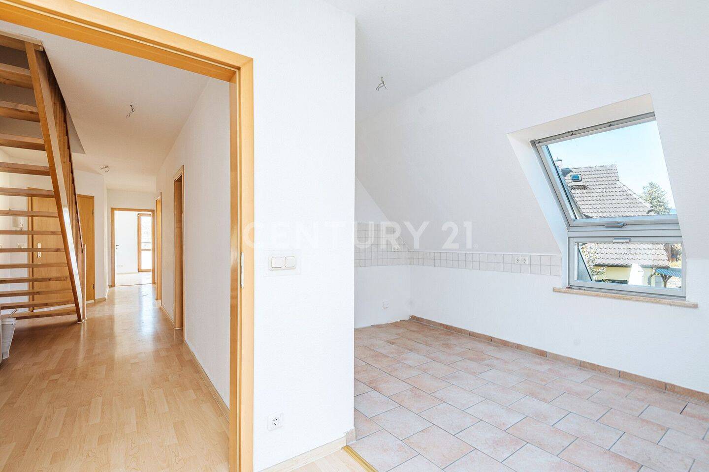 Nahe Warnemünde: 4-Zimmer-Maisonette mit 2 Balkonen und Stellplatz – Rostock – Vorschaubild 5