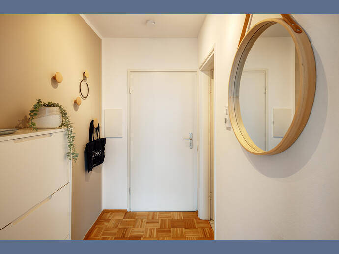 Möbliert: Modernes Design und traumhafte Dachterrasse! – München – Vorschaubild 9