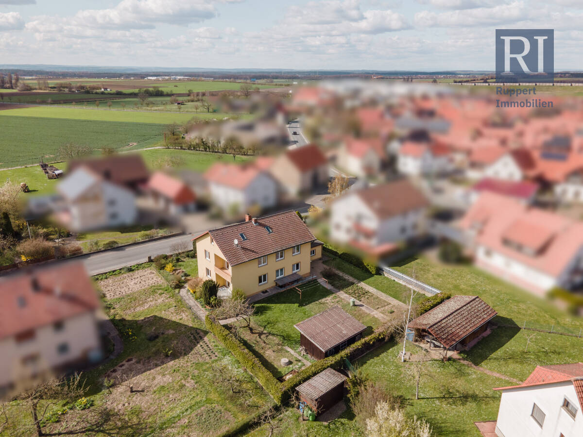 Zweifamilienhaus | leerstehend | Doppelgarage | 1.085 m² | Abtswind – Abtswind – Vorschaubild 2