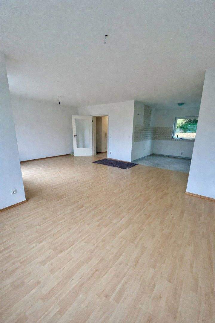 helle großzügige Doppelhaushälfte in Ortsrandlage von Oberseelbach *von privat* – Niedernhausen – Bild 1 von 9
